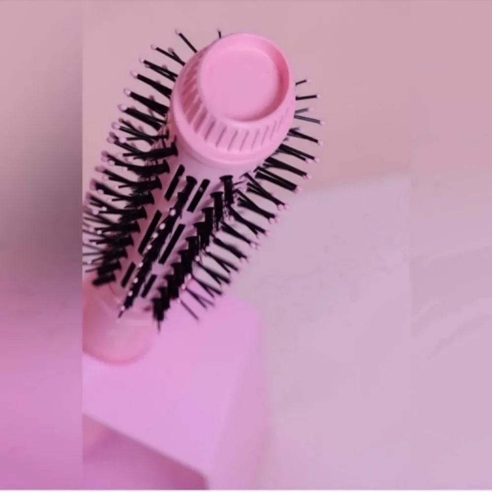 New BLOW DRY BRUSH - SIGNATURE PINK